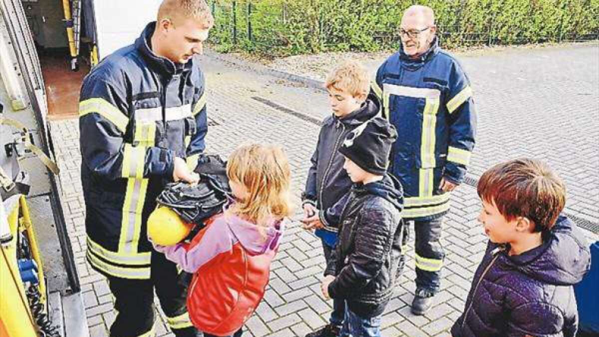 Grundschüler besuchen Freiwillige Feuerwehr