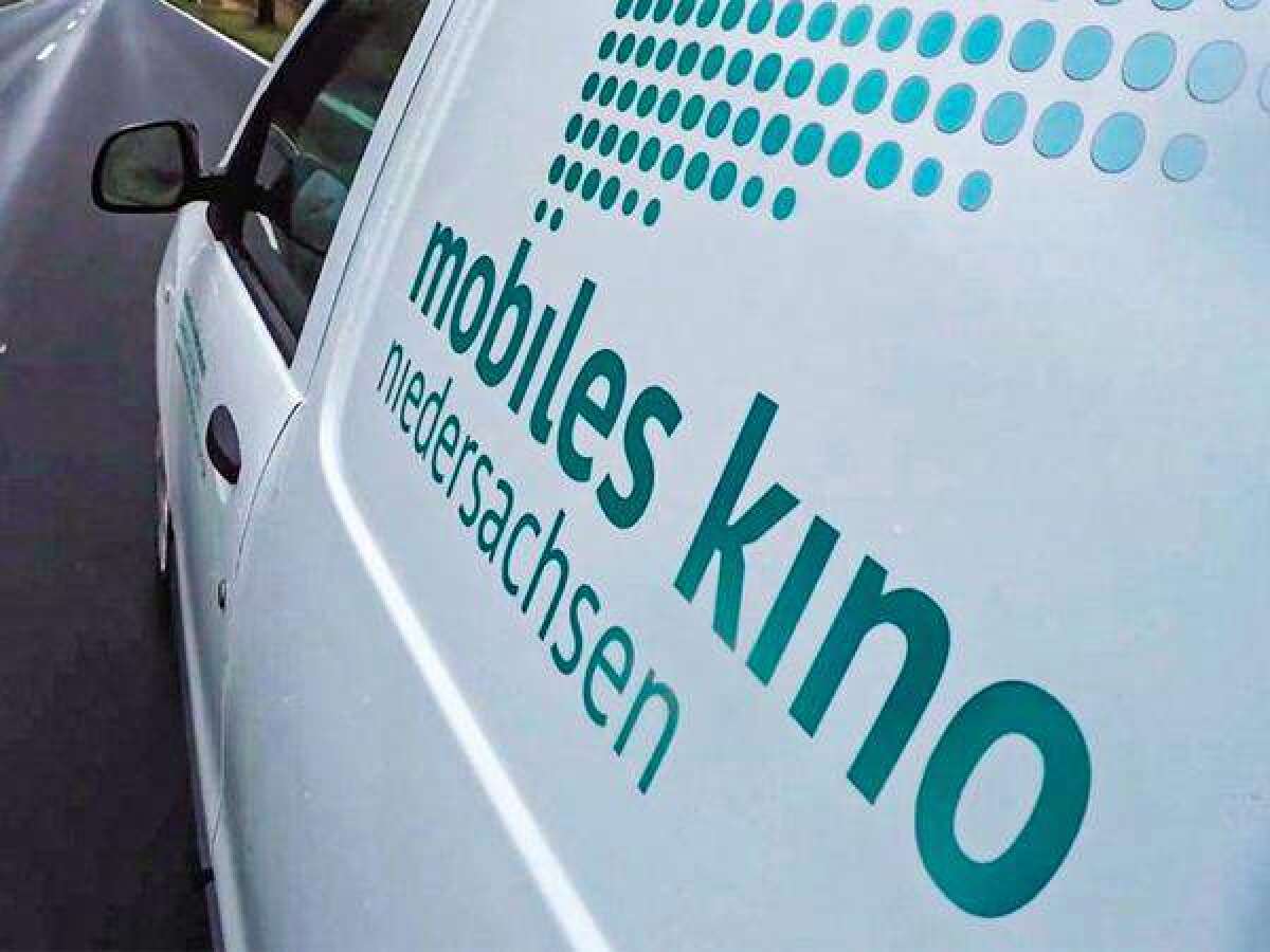 Mobiles Kino Niedersachsen Comeback In Jaderberg Mit Kinderfilm Und