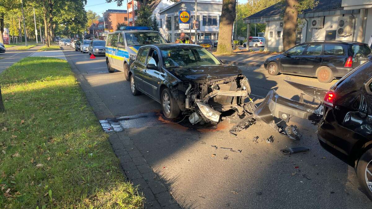 Unfall Auf Der Cloppenburger Stra E In Oldenburg Stau Im Berufsverkehr