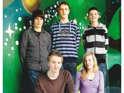 An dem Filmprojekt sind die Gymnasiasten (von links) Jannik Eilers, Rico von Hollen, David Elzener, Joline Berndt und Steffen Manthey beteiligt.