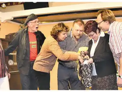 Auf Hochtouren laufen die Proben f&uuml;r &bdquo;Ehe up Tied&ldquo;. Bei den Proben gab es schon allerlei zu lachen; die Zuschauer k&ouml;nnen sich auf vergn&uuml;gliche Stunden freuen.