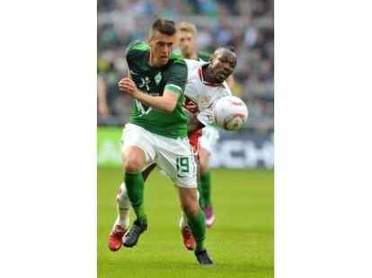 Beim 3:1 in N&uuml;rnberg erzielte Sandro Wagner (l.) noch zwei Treffer. Gegen Stuttgart (hier mit Arthur Boka) ging er leer aus.