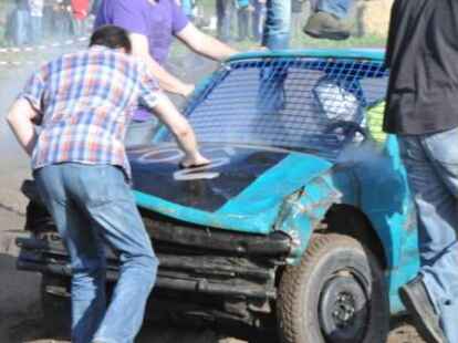 Hoch her ist es beim Stockcar-Rennen in Gro&szlig;enkneten gegangen.