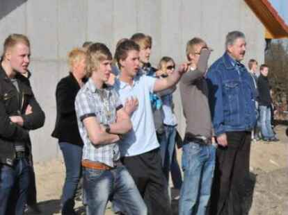 Hoch her ist es beim Stockcar-Rennen in Gro&szlig;enkneten gegangen.