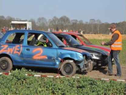 Hoch her ist es beim Stockcar-Rennen in Gro&szlig;enkneten gegangen.
