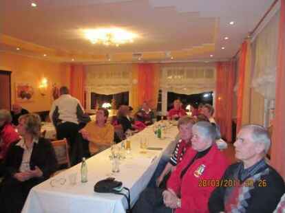 Sitzungszeit beim Verkehrsverein Gro&szlig;enkneten. Ein neuer Vorstand wurde gew&auml;hlt.