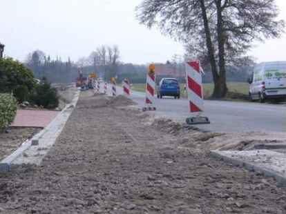 Wir gehen jetzt in die Gemeinde Apen an die Landesstra&szlig;e 827 zwischen Vreschen-Bokel und S&uuml;dgeorgsfehn. So sah die Strecke wochenlang aus.
