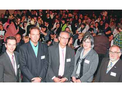 Caritas-Direktor Dr. Gerhard Tepe begr&uuml;&szlig;te die Referenten Dirk Tenfelde, Claus W&auml;chtler, Therese Kantereit und Manfred Bockhorst (von links)