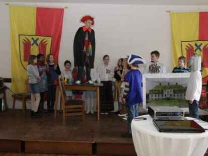 Sketche, musikalische Vortr&auml;ge oder Informationen &uuml;ber die Gemeinde Bakum wurden in dem mehr als dreist&uuml;ndigen Programm geboten.