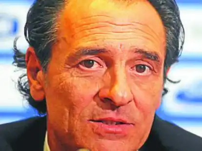 Italiens Nationaltrainer Cesare Prandelli (53)