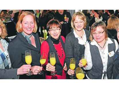 Foto: Thorsten Helmerichs - Neujahrsempfang Frauenbetriebe - vl. Judith Ahrend, Gyde Jungjohann, Monika Hartmann-Bischof, Sabine Topel, Evelyn Hartmann-Kn&uuml;ppel, Rita Schilling - Namen frei auf Vernastaltung erhalten, richtige Schreibeweise bitte mit Pressemappe abgleichen