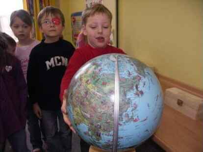 Der Elternrat des Kindergartens Schweiburg setzt sich f&uuml;r eine Erweiterung der &Ouml;ffnungszeiten ein. Er h&auml;lt die Einrichtung einer altersgemischten Gruppe zum n&auml;chstm&ouml;glichen Termin f&uuml;r dringend erforderlich.