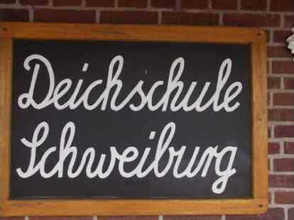 Der Elternrat des Kindergartens Schweiburg setzt sich f&uuml;r eine Erweiterung der &Ouml;ffnungszeiten ein. Er h&auml;lt die Einrichtung einer altersgemischten Gruppe zum n&auml;chstm&ouml;glichen Termin f&uuml;r dringend erforderlich.