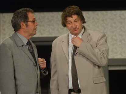 Bei der Niederdeutschen B&uuml;hne Varel geht es zurzeit frivol zu. Da kann man als aufrechter und moralisch einwandfreier Normalb&uuml;rger schon einmal ins Schwitzen kommen...