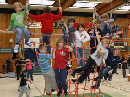 Fu&szlig;ball, Handball, Tanzen - ohne Frage tolle Sportarten. Beim OTB ging es, was die Sportger&auml;te anging, etwas innovativer zu. Beim Trendsporttag konnten Kinder und Eltern Inlineskates, Waveboards oder Einr&auml;der ausprobieren.