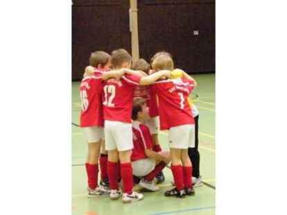 Die Wiefelsteder F-Jugend-Fu&szlig;baller schworen sich auf den 2. Spieltag der Staffel 5 der F2-Junioren in Westerstede ein.