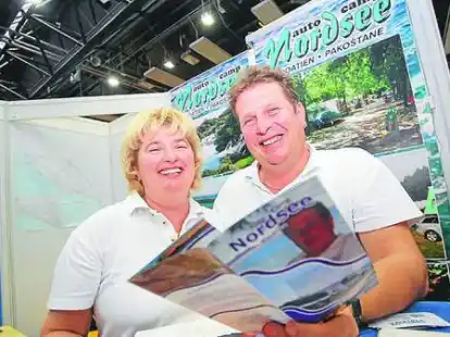 Zum Nordseeurlaub nach Kroatien: Mira und Holger Frenzel an ihrem Messestand .