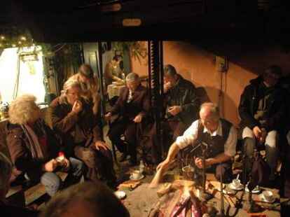 Tausende von Besuchern waren zum Neuenburger Weihnachtsmarkt gekommen und vergn&uuml;gten sich an den St&auml;nden, wo Spezialit&auml;ten und Spiele angeboten wurden.