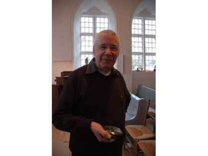 Tausende von Besuchern waren zum Neuenburger Weihnachtsmarkt gekommen und vergn&uuml;gten sich an den St&auml;nden, wo Spezialit&auml;ten und Spiele angeboten wurden.