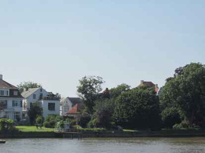 <p>        W&auml;hrend der Fahrt kann man n&auml;mlich auch die Landschaft genie&szlig;en und die H&auml;user anschauen. Mehr Fotos von dem Ausflug k&ouml;nnen Sie sich auf <a href=&ldquo;http://www.mein-nordenham.de/Fotos/Album-ansehen_3298/ &ldquo; target=&ldquo;_blank&ldquo;>mein-nordenham.de</a> anschauen.    </p>