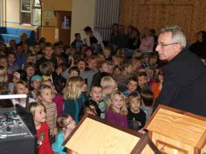 B&uuml;rgermeister Axel Jahnz findet: &bdquo;Kinder sind das Wichtigste &uuml;berhaupt.&ldquo;