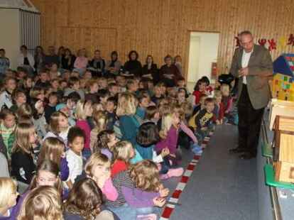 Die Grundschule J&auml;gerstra&szlig;e feierte &bdquo;Bauabschluss-Fest&ldquo;.