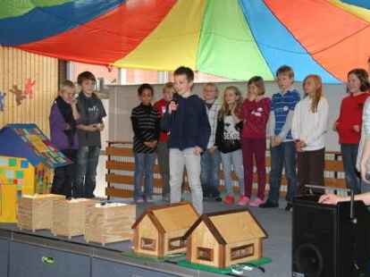 Die Klasse 4a trug eine &bdquo;Dankesch&ouml;n-Rede&ldquo; vor.