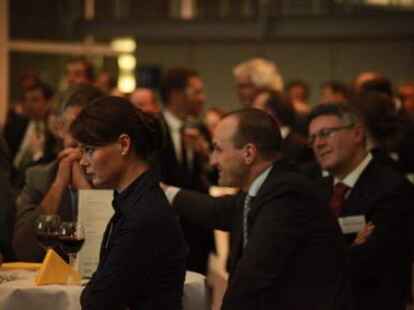 Mehr als 300 G&auml;ste diskutierten auf dem dritten Parlamentarischen Messeabend anl&auml;sslich der Eurotier &uuml;ber die Zukunft der Agrar- und Ern&auml;hrungswirtschaft.