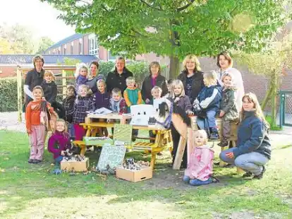 Erzieherinnen und Kinder freuten sich &uuml;ber die Unterst&uuml;tzung des F&ouml;rdervereins.