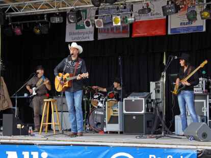 Western-Flair kam auch in Bar&szlig;el auf. Dort spielte eine Country-Band.
