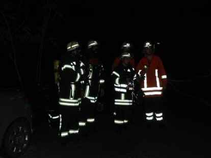 Ein Feuer im St.-Martins-Heim, bei dem Bewohner aus dem verqualmten Geb&auml;ude geborgen werden mussten - das sah das &Uuml;bungsszenario vor.