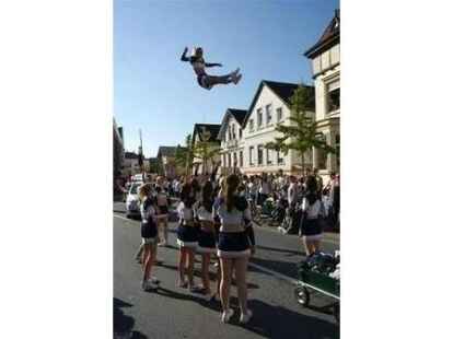 Spektakul&auml;r: Die akrobatischen Einlagen sorgten f&uuml;r Begeisterung. Alle Impressionen des Umzuges zeigt Robin H&uuml;necke auf .