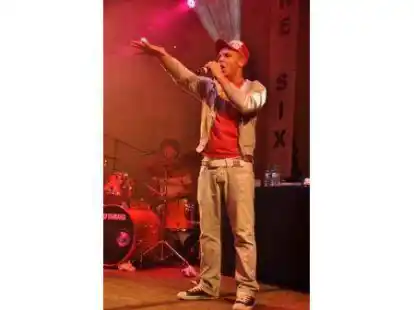 Superstar sorgt f&uuml;r Super-Stimmung: Pietro Lombardi lockte bei der von NWZ-Inside pr&auml;sentierten Party beim Langenberger Sch&uuml;tzenfest die Massen an.