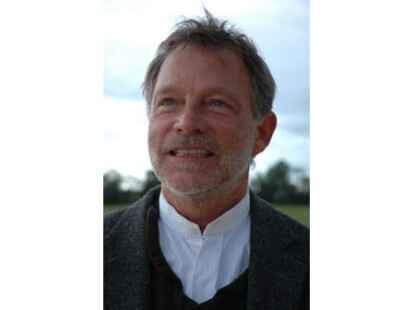 In kraftvollen Bildern inszeniert Regisseur Frank D&uuml;wel den Schimmelreiter am Dangaster Deich. Rainer Behrends in der Rolle des Ole. Vor elf Jahren spielte er den Deichgraf Hauke Haien.