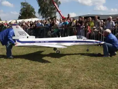 Hochbetrieb herrschte  am Wochenende bei den Jet-Flugtagen in Ganderkesee. Bild: Hergen Schelling