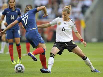Simone Laudehr war gegen Frankreich wieder als Flankengeberin gefragt. Das Gegentor zum 2:3 (72.) durch Laura Georges konnte jedoch auch sie nicht verhindern.