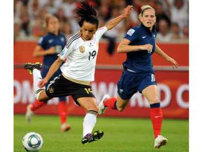 F&uuml;r Prinz spielte Fatmire Bajramaj zu Beginn.