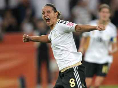 Spielerin des Spiels: Inka Grings erzielte gegen Frankreich gleich zwei Treffer. Die St&uuml;rmerin traf zum 2:0 (32.) und per Elfmeter zum 3:1 (68.).