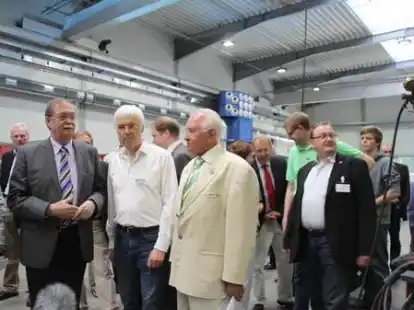 Gastredner auf der Vertreterversammlung des Kreislandvolkverbendes Cloppenburg in Th&uuml;le war der nieders&auml;chsische Landwirtschaftsminister Gerd Lindemann. Mit Mitgliedern des CDU Ortsverbandes Friesoythe besuchte er anschlie&szlig;end das Unternehmen K&uuml;hling.