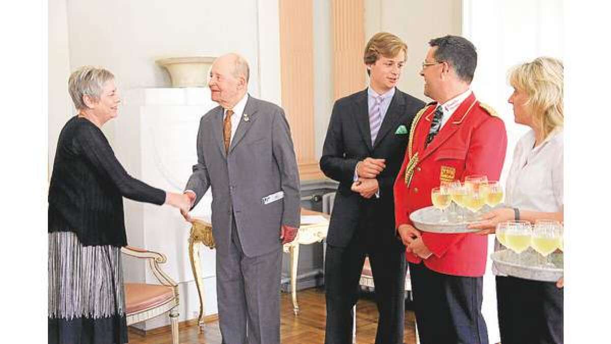 Christian Herzog Von Oldenburg Herzog heißt Nationen im Schloss willkommen