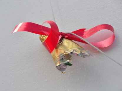 G&auml;ste von beiden Weserseiten erlebten die Taufe der &bdquo;Lemwerder II&ldquo; in Vegesack.