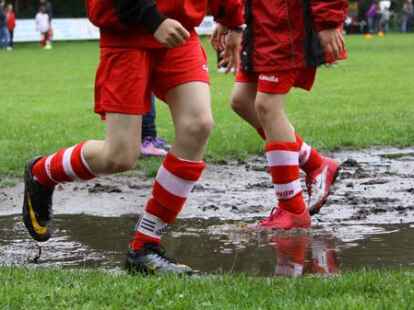 ...aber das Wetter machte einen Strich durch die Rechnung... Trotzdem hat Rainer Stolle auf  einige Spielszenen eingefangen.