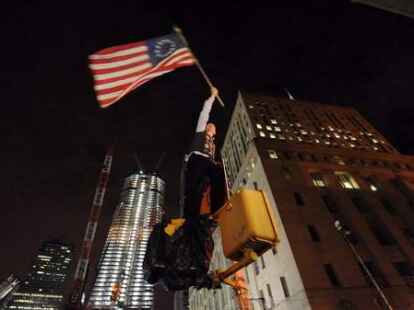 US-Amerikaner an Ground Zero jubeln &uuml;ber den Tod von Osama bin Laden.