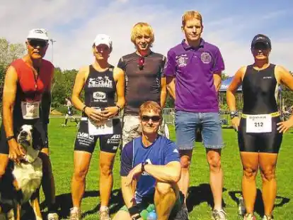 Die erfolgreichen Edewechter Triathleten beim Hatter Duathlon (von links): Franz Wallentin, Sonja Friedrich, Andre Grasso, Holger Feldhus (vorne), Andreas B&ouml;hmann und Veronika Kneifel