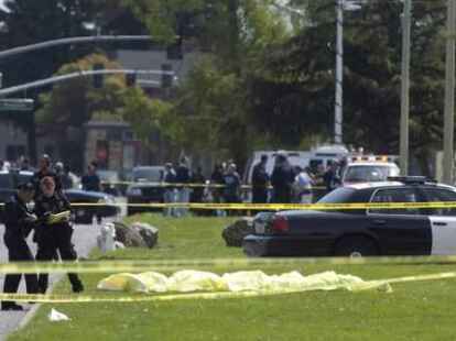 Polizeieinsatz vor der Oikos-Universit&auml;t in Oakland (USA).