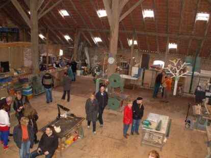 Viel Fl&auml;che bietet der Ausstellungsraum den Besuchern noch bis in den Sommer hinein. Mehr Bilder von der Ausstellungser&ouml;ffnung zeigt Brigitte Haus in ihrem Album auf .