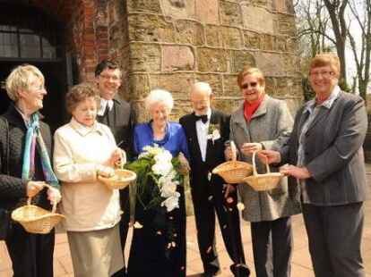 Zufrieden wie am Tag ihrer ersten Trauung sind Luise und Kurt Kobs am Dienstag. Sie feiern ihren 75. Hochzeitstag.