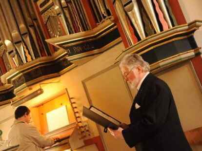 Zufrieden wie am Tag ihrer ersten Trauung sind Luise und Kurt Kobs am Dienstag. Sie feiern ihren 75. Hochzeitstag.