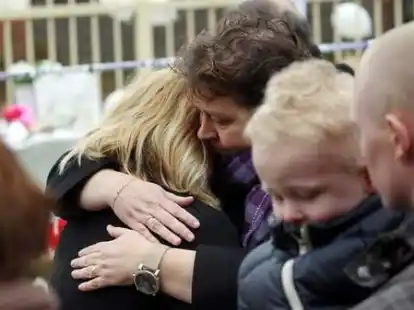 Trauer in Lommel, Belgien, um die Todesopfer des Busungl&uuml;cks in der Schweiz.