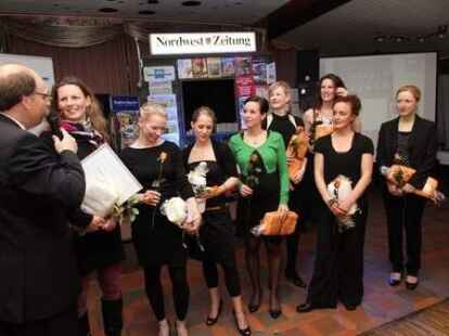 Gro&szlig;e Spannung herrschte am Mittwochabend im Sch&uuml;tzenhof Kirchhatten bei der Ehrung der Sportlerinnen und Sportler des Jahres 2011 im Landkreis Oldenburg.